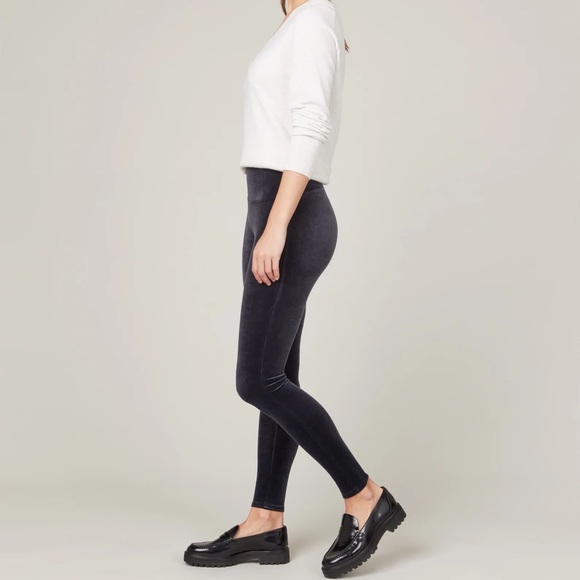 Spanx Navy Velvet Leggings sz M - Picture 2 of 3